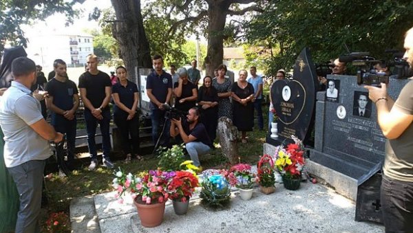 ЗЛОЧИН БЕЗ КРИВАЦА И КАЗНЕ: Прошло је 17 година од убиства и рањавања деце на Бистрици у Гораждевцу ЗЛОЧИН БЕЗ КРИВАЦА И КАЗНЕ: Прошло је 17 година од убиства и рањавања деце на Бистрици у Гораждевцу
