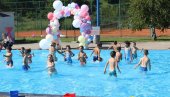 ШКОЛА ПЛИВАЊА У УГЉЕВИКУ: Бесплатна обука траје већ пет година, подељене дипломе за 140 малишана