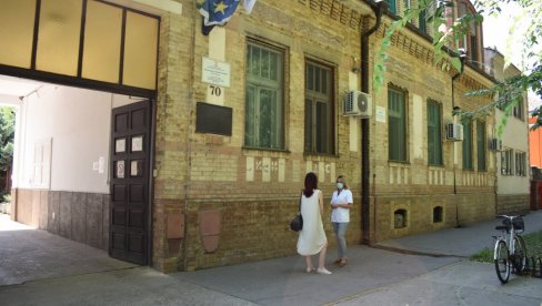 КОВИД ИНФЕКЦИЈА: У Кикинду стиже и из суседне Румуније КОВИД ИНФЕКЦИЈА: У Кикинду стиже и из суседне Румуније