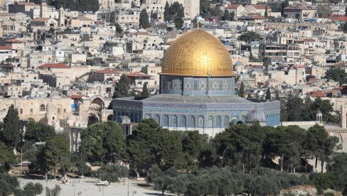 VELIKI INCIDENT: Agencija UN za pomoć palestinskim izbeglicama zatvorila štab u Jerusalimu (VIDEO)