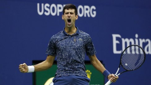 SRBIN JE TO! Amerikanci ostali zapanjeni, videli šta je Novak Đoković uradio po dolasku u Sinsinati (VIDEO) SRBIN JE TO! Amerikanci ostali zapanjeni, videli šta je Novak Đoković uradio po dolasku u Sinsinati (VIDEO)