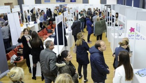 НОВАЦ СУТРА НА РАЧУНИМА: Овој групи грађана леже уплата НОВАЦ СУТРА НА РАЧУНИМА: Овој групи грађана леже уплата