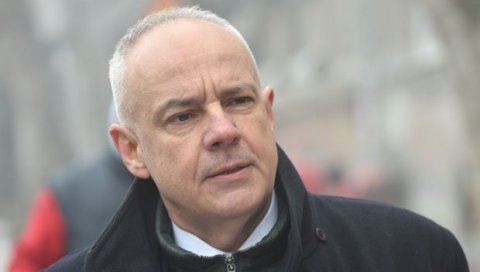 ГРАДОНАЧЕЛНИК УЖАСНУТ ЗБОГ СКРНАВЉЕЊА СПОМЕНИКА: Београд је отворен град, поштујте га, нико нема право да га уништава ГРАДОНАЧЕЛНИК УЖАСНУТ ЗБОГ СКРНАВЉЕЊА СПОМЕНИКА: Београд је отворен град, поштујте га, нико нема право да га уништава