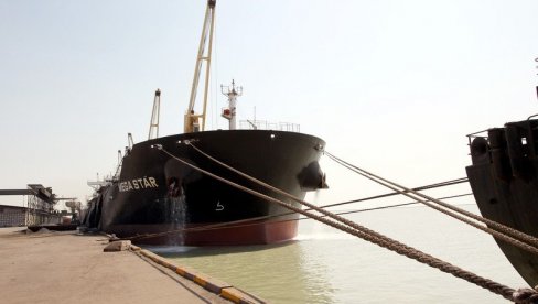 SPREČEN ŠVERC NAFTE: Iranska revolucionarna garda zaplenila komercijalni tanker u Omanskom zalivu SPREČEN ŠVERC NAFTE: Iranska revolucionarna garda zaplenila komercijalni tanker u Omanskom zalivu