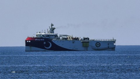 ТУРЦИ НЕ ОДУСТАЈУ ОД МОРСКОГ БЛАГА: Орук Рајс остаје у спорном делу Медитерана до 12.септембра ТУРЦИ НЕ ОДУСТАЈУ ОД МОРСКОГ БЛАГА: Орук Рајс остаје у спорном делу Медитерана до 12.септембра