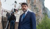 PONOVO NA UDARU: Crnogorski nacionalisti napadaju ambasadora Srbije Vladimira Božovića PONOVO NA UDARU: Crnogorski nacionalisti napadaju ambasadora Srbije Vladimira Božovića