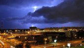 GROM UDARIO U KUĆU U ZEMUNU: Policija dobila poziv zbog požara, jedna osoba se nagutala dima