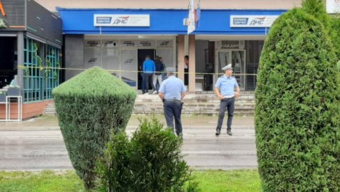 ПРЉАВА КАМПАЊА ПРОТИВ ДНС: Лажне дојаве да су постављене бомбе у просторијама ДНС на Палама, Соколцу, Рогатици и Источном Сарајеву ПРЉАВА КАМПАЊА ПРОТИВ ДНС: Лажне дојаве да су постављене бомбе у просторијама ДНС на Палама, Соколцу, Рогатици и Источном Сарајеву