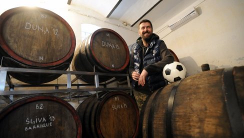 ШТА ВЕЖЕ ШАЛКЕ, РАДНИК ИЗ БИЈЕЉИНЕ И ВЕРДЕР? Најбољи фудбал играли су са Крстајићем, сада су друголигаши ШТА ВЕЖЕ ШАЛКЕ, РАДНИК ИЗ БИЈЕЉИНЕ И ВЕРДЕР? Најбољи фудбал играли су са Крстајићем, сада су друголигаши