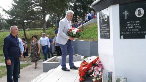 ЗА БУДУЋНОСТ ЦРНЕ ГОРЕ НАСТАВИЛА КАМПАЊУ У МУРИНУ: Кривокапић - Не може држава да буде тако немарна према жртвама! ЗА БУДУЋНОСТ ЦРНЕ ГОРЕ НАСТАВИЛА КАМПАЊУ У МУРИНУ: Кривокапић - Не може држава да буде тако немарна према жртвама!