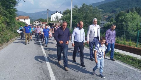 ИНЦИДЕНТ КОД ЦРКВЕ СВЕТОГ ВАСИЛИЈА ОСТРОШКОГ: Аутомобилом се залетео на професора Кривокапића ИНЦИДЕНТ КОД ЦРКВЕ СВЕТОГ ВАСИЛИЈА ОСТРОШКОГ: Аутомобилом се залетео на професора Кривокапића