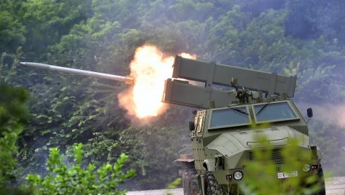 СРПСКИ ОГАЊ ПОЈАЧАО НАШУ АРТИЉЕРИЈУ: Ракетни систем који погађа циљеве и на удаљености од 50 километара (ФОТО) СРПСКИ ОГАЊ ПОЈАЧАО НАШУ АРТИЉЕРИЈУ: Ракетни систем који погађа циљеве и на удаљености од 50 километара (ФОТО)