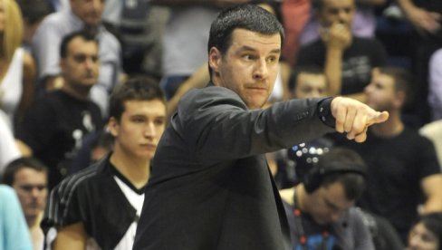 VLADA JOVANOVIĆ KRITIKUJE FIBA: Mesec dana imamo problem da se kompletiramo VLADA JOVANOVIĆ KRITIKUJE FIBA: Mesec dana imamo problem da se kompletiramo
