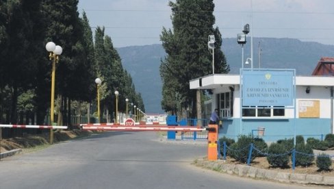 ПРВИ ПУТ ОД ПОЧЕТКА ПАРЛАМЕНТАРИЗМА: Медојевић - Опозиција победила у Спужу! ПРВИ ПУТ ОД ПОЧЕТКА ПАРЛАМЕНТАРИЗМА: Медојевић - Опозиција победила у Спужу!