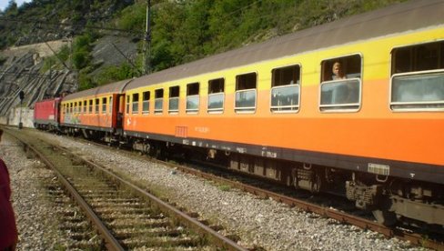 DRAMA U HRVATSKOJ Putnici zaglavljeni u vozu preko 20 sati! Besno poručuju: Živimo u nefunksionalnoj državi