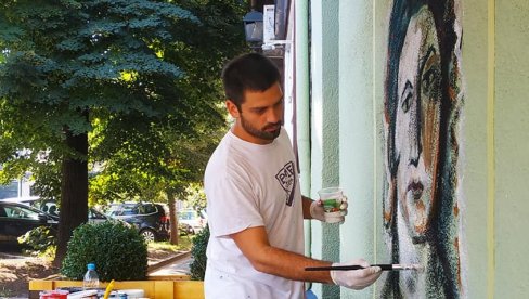 МУРАЛОМ СЕ ОДУЖУЈУ ДОБРОТВОРКИ: Наклон Марији Трандафил за добра дела МУРАЛОМ СЕ ОДУЖУЈУ ДОБРОТВОРКИ: Наклон Марији Трандафил за добра дела