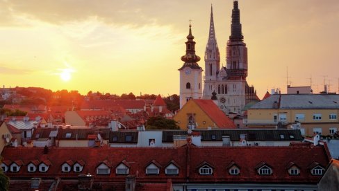 HRVATSKA PADA U EKONOMSKI AMBIS: Za godinu dana nestalo više od 73.000 radnih mesta HRVATSKA PADA U EKONOMSKI AMBIS: Za godinu dana nestalo više od 73.000 radnih mesta