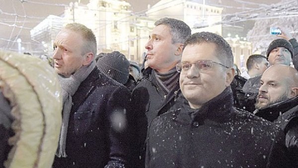 СНИМАК ПРОДУБИО СУКОБ ЂИЛАС - ЈЕРЕМИЋ: Нова афера са Николом Јовановићем потврдила постојање несугласица унутар удружене опозиције СНИМАК ПРОДУБИО СУКОБ ЂИЛАС - ЈЕРЕМИЋ: Нова афера са Николом Јовановићем потврдила постојање несугласица унутар удружене опозиције