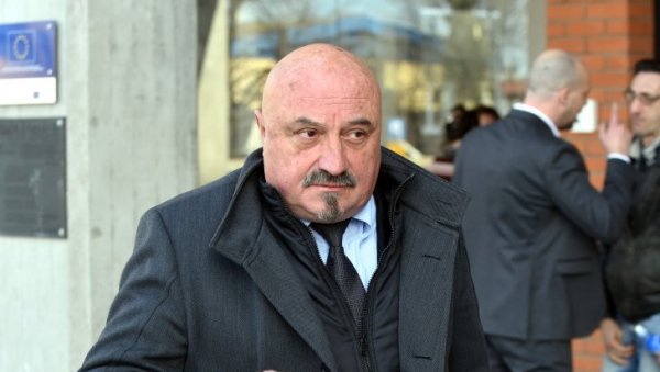 ПЕТРОНИЈЕВИЋ ДЕМАНТОВАО ЛАЖНЕ НАВОДЕ: Радоичић и његови саборци нису преговарали ни са ким, па ни са КФОР-ом ПЕТРОНИЈЕВИЋ ДЕМАНТОВАО ЛАЖНЕ НАВОДЕ: Радоичић и његови саборци нису преговарали ни са ким, па ни са КФОР-ом