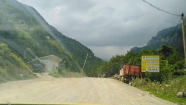 РАМОСАЈ ТВРДИ ДА НЕ УТИЧУ НА МАНАСТИР: Настављени радови код Високих Дечана РАМОСАЈ ТВРДИ ДА НЕ УТИЧУ НА МАНАСТИР: Настављени радови код Високих Дечана