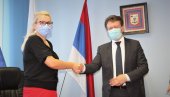 ЂАЦИМА НА РАДОСТ: Општина Угљевик гради школско здање вредно 272.000 КМ ЂАЦИМА НА РАДОСТ: Општина Угљевик гради школско здање вредно 272.000 КМ