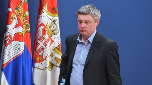 ДОКТОР ГОРАН СТЕВАНОВИЋ ЗАРАЖЕН КОРОНОМ: Вучић - Бринемо за његово стање ДОКТОР ГОРАН СТЕВАНОВИЋ ЗАРАЖЕН КОРОНОМ: Вучић - Бринемо за његово стање