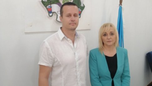 СКУПШТИНА ГРАДА ЛОЗНИЦА: Милена Манојловић Кнежевић изабрана за председника локалног парламента СКУПШТИНА ГРАДА ЛОЗНИЦА: Милена Манојловић Кнежевић изабрана за председника локалног парламента
