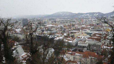 БРИНЕ ЗА БЕЗБЕДНОСТ ГОСТИЈУ: Угоститељ из Граца забранио улазак онима који су се вратили из Хрватске БРИНЕ ЗА БЕЗБЕДНОСТ ГОСТИЈУ: Угоститељ из Граца забранио улазак онима који су се вратили из Хрватске