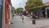 GRAĐANI SA ZEBNJOM DOČEKUJU DANE NAKON IZBORA 30. AVGUSTA: Milo gladnima ne veruje GRAĐANI SA ZEBNJOM DOČEKUJU DANE NAKON IZBORA 30. AVGUSTA: Milo gladnima ne veruje
