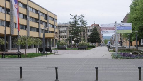 КАЗНЕ И ДО 75.000 ДИНАРА: Забрањена употреба електричних тротинета у пешачким зонама у Краљеву КАЗНЕ И ДО 75.000 ДИНАРА: Забрањена употреба електричних тротинета у пешачким зонама у Краљеву