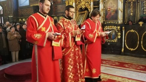 СВЕТЛОСТ ДРЕВНЕ БОГОМОЉЕ: Велика светковина и саборовање народа у Липници код Лознице СВЕТЛОСТ ДРЕВНЕ БОГОМОЉЕ: Велика светковина и саборовање народа у Липници код Лознице
