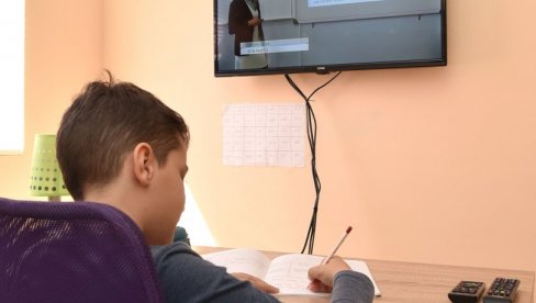 ГРАНИЦЕ ОТВОРИЛИ, ШКОЛЕ ЗАТВОРИЛИ: Још непознато како ће се одвијати настава ГРАНИЦЕ ОТВОРИЛИ, ШКОЛЕ ЗАТВОРИЛИ: Још непознато како ће се одвијати настава