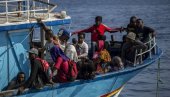 ШПАНИЈА СПАСИЛА ЧАМАЦ СА 86 МИГРАНАТА: Стотине се и даље воде као нестали