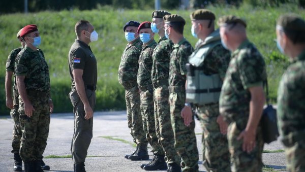 МИНИСТАР ВУЛИН: Улажемо у развој подофицира - они су кичма сваке војске! (ФОТО) МИНИСТАР ВУЛИН: Улажемо у развој подофицира - они су кичма сваке војске! (ФОТО)