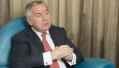 МИЛОВА СЛАМКА СПАСА УВОЗ БИРАЧА: Штанцују документа за 80.000 гласача са Косова, из Италије, Немачке...