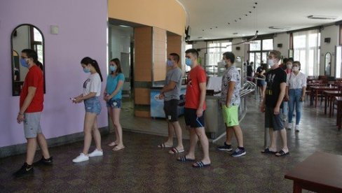 STUDENTSKIM MENZAMA PRETI ZATVARANJE: Hoće li zbog manjka zaposlenih akademci ostati bez obroka? STUDENTSKIM MENZAMA PRETI ZATVARANJE: Hoće li zbog manjka zaposlenih akademci ostati bez obroka?
