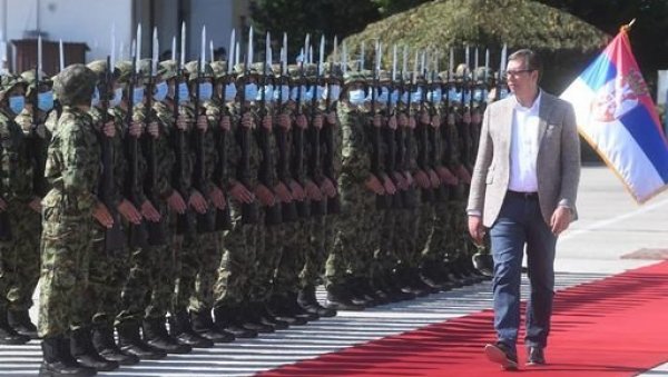 ВУЧИЋ У БАТАЈНИЦИ: У октобру ћете видети бојево гађање које ће показати сву снагу Војске (ВИДЕО) ВУЧИЋ У БАТАЈНИЦИ: У октобру ћете видети бојево гађање које ће показати сву снагу Војске (ВИДЕО)