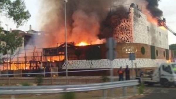 ИЗГОРЕО ХОТЕЛ ПУН ТУРИСТА, ИМА СТРАДАЛИХ: Стравичне фотографије пожара ИЗГОРЕО ХОТЕЛ ПУН ТУРИСТА, ИМА СТРАДАЛИХ: Стравичне фотографије пожара