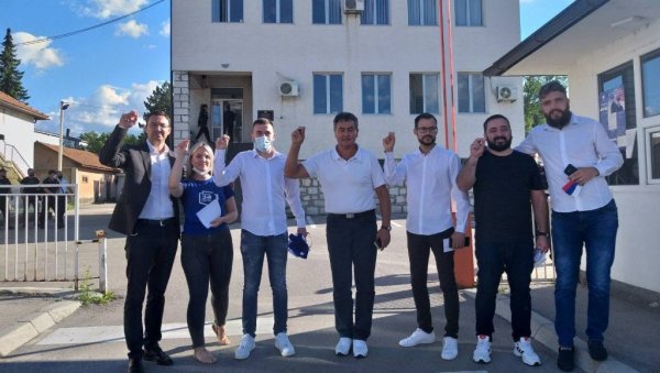 КОАЛИЦИЈА ЗА БУДУЋНОСТ ЦРНЕ ГОРЕ: Све што су поручили млади наше коалиције је – истина КОАЛИЦИЈА ЗА БУДУЋНОСТ ЦРНЕ ГОРЕ: Све што су поручили млади наше коалиције је – истина
