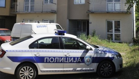 TERALI SU GA DA PIJE, UZELI MU UŠTEĐEVINU I ZADAVILI PERTLOM: Miloradu (49) su pare na kamatu došle glave (FOTO) TERALI SU GA DA PIJE, UZELI MU UŠTEĐEVINU I ZADAVILI PERTLOM: Miloradu (49) su pare na kamatu došle glave (FOTO)
