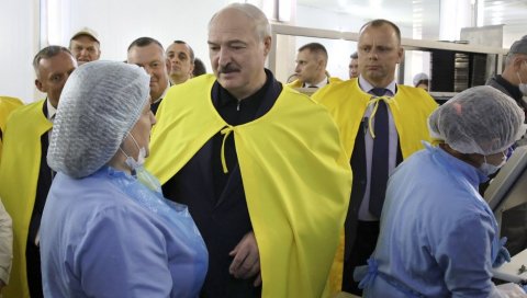 ЛУКАШЕНКУ ДОЗЛОГРДИЛО, ХАПСЕ ОРГАНИЗАТОРЕ БУНТА У ФАБРИКАМА: На протестима све мањи број побуњеника ЛУКАШЕНКУ ДОЗЛОГРДИЛО, ХАПСЕ ОРГАНИЗАТОРЕ БУНТА У ФАБРИКАМА: На протестима све мањи број побуњеника