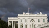 САСТАНАК ПРЕДСТАВНИКА БЕОГРАДА И ПРИШТИНЕ У БЕЛОЈ КУЋИ: Трамп води преговоре о Косову? САСТАНАК ПРЕДСТАВНИКА БЕОГРАДА И ПРИШТИНЕ У БЕЛОЈ КУЋИ: Трамп води преговоре о Косову?