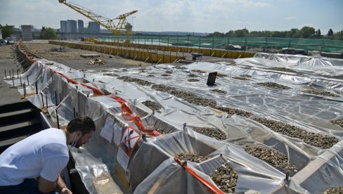 RUŠE NELEGALNO NA BETON HALI: Ministarstvo građevinarstva naložilo uklanjanje objekta RUŠE NELEGALNO NA BETON HALI: Ministarstvo građevinarstva naložilo uklanjanje objekta