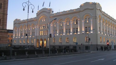 КАБАРЕ О „ВРАПЧИЋУ”: Бањалучани гледали представу о Едит Пјаф КАБАРЕ О „ВРАПЧИЋУ”: Бањалучани гледали представу о Едит Пјаф