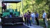 ОПШТИНА СОКАКЕ ЧУВА: Нови пут и све бољи услови у селу Филипа Вишњића ОПШТИНА СОКАКЕ ЧУВА: Нови пут и све бољи услови у селу Филипа Вишњића
