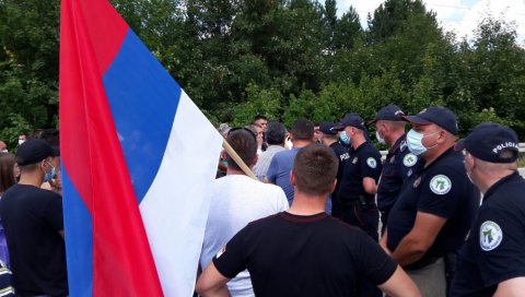 ЦРНОГОРСКА РЕЗОЛУЦИЈА О СРЕБРЕНИЦИ: Већ пала прва казна за негирање геноцида ЦРНОГОРСКА РЕЗОЛУЦИЈА О СРЕБРЕНИЦИ: Већ пала прва казна за негирање геноцида