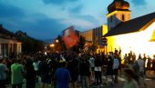 ПЉЕВЉА У ЗНАКУ ПРАВОСЛАВЉА: Не дају светиње, бунт због блокаде путева (ВИДЕО) ПЉЕВЉА У ЗНАКУ ПРАВОСЛАВЉА: Не дају светиње, бунт због блокаде путева (ВИДЕО)