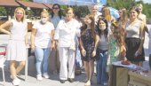 БАЗАР ЗА ЛАНИН ЖИВОТ: Одржана хуманитарна акција за помоћ оболелој девојчици БАЗАР ЗА ЛАНИН ЖИВОТ: Одржана хуманитарна акција за помоћ оболелој девојчици