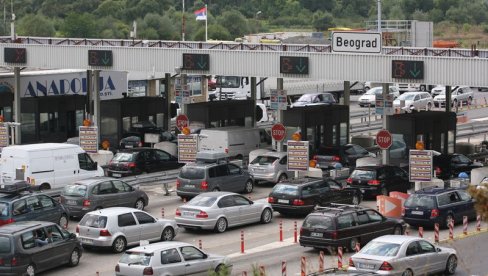 SRPSKI TAG OD SADA VAŽI I ZA OVE VOZAČE: Proširena lista korisnika jeftinije putarine u Srbiji i Severnoj Makedoniji SRPSKI TAG OD SADA VAŽI I ZA OVE VOZAČE: Proširena lista korisnika jeftinije putarine u Srbiji i Severnoj Makedoniji