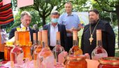 ВОЋЕ РОДНО ПОДНО МАЈЕВИЦЕ: Одржан Сајам шљива, меда и ракије у Угљевику ВОЋЕ РОДНО ПОДНО МАЈЕВИЦЕ: Одржан Сајам шљива, меда и ракије у Угљевику